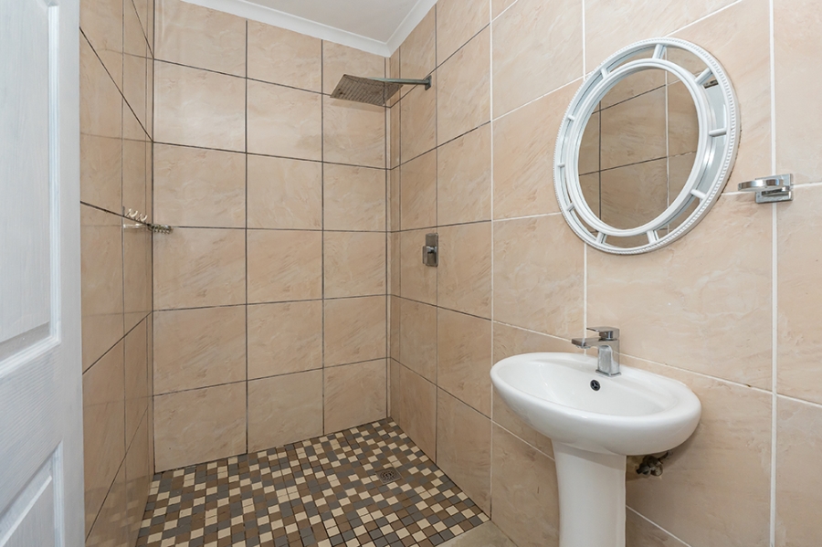 4 Bedroom Property for Sale in Grassy Park Western Cape